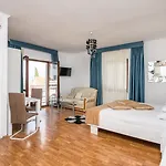 Guest house Voinic 3 3*